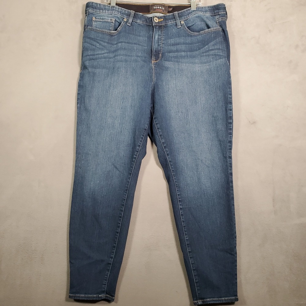 Torrid Jeans Womens 22R Medium Wash‎ Blue Denim Bomshell Skinny Stretch Classic